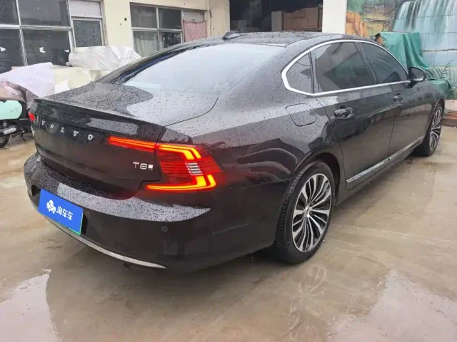Volvo S90 — Фото автомобиля 3