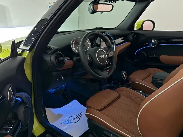 MINI Hatch — Фото автомобиля 18