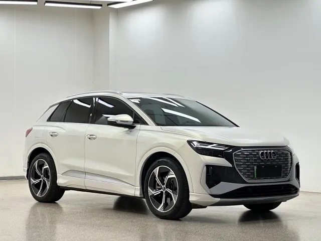 Audi Q4 e-tron — Фото автомобиля 3