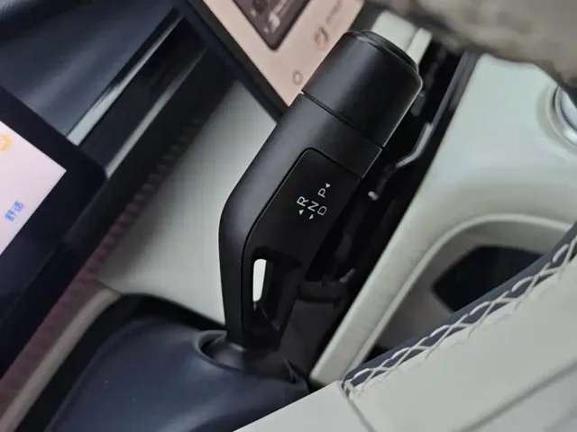 Geely Galaxy E5 — Фото автомобиля 16