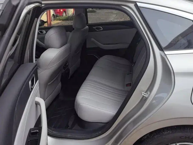 Geely Galaxy Stellar 6 — Фото автомобиля 11