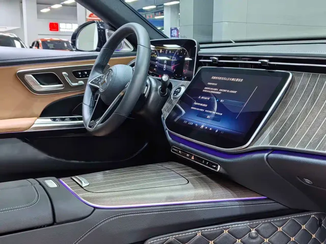 Mercedes-Benz E-Class — Фото автомобиля 19