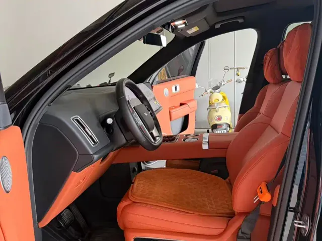 Li Auto L8 — Фото автомобиля 8