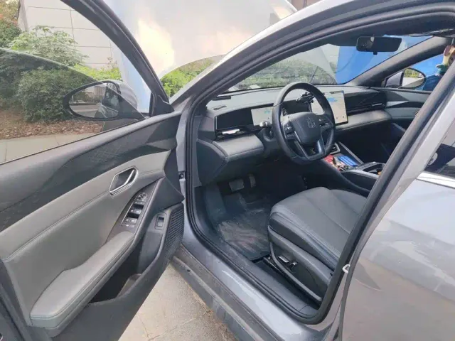 BYD Qin L — Фото автомобиля 12