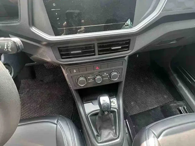 Volkswagen T-Cross — Фото автомобиля 9
