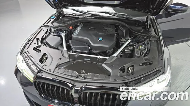 BMW 5 Series G30 — Фото автомобиля 6