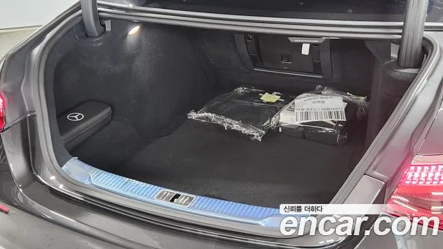 Mercedes-Benz S-Class — Фото автомобиля 18
