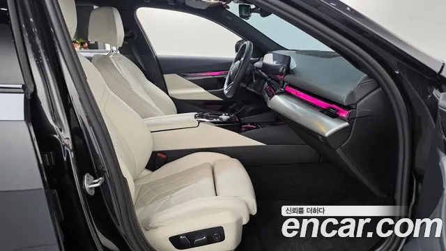 BMW 5 Series — Фото автомобиля 16