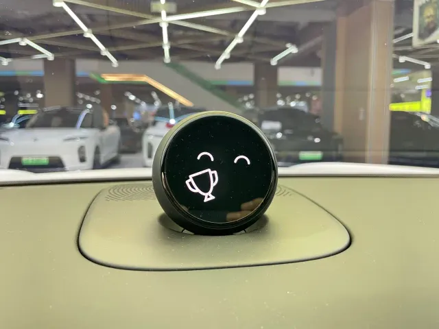Nio ES8 — Фото автомобиля 14