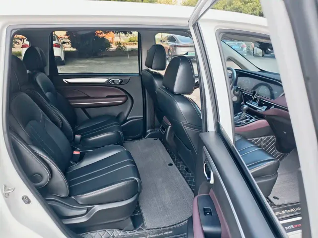 GAC Trumpchi M6 — Фото автомобиля 13