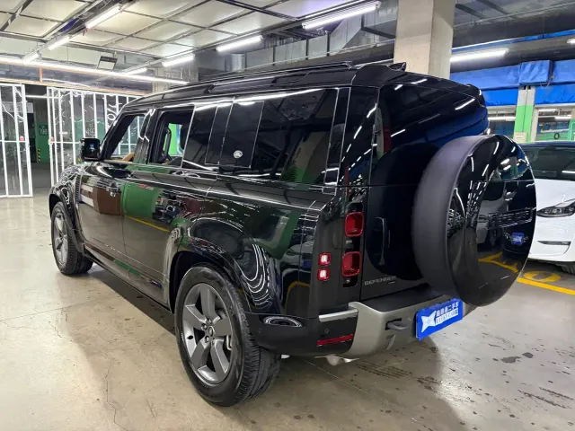 Land Rover Defender — Фото автомобиля 5