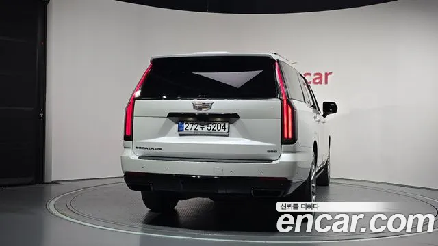 Cadillac Escalade Generation 5 — Фото автомобиля 4