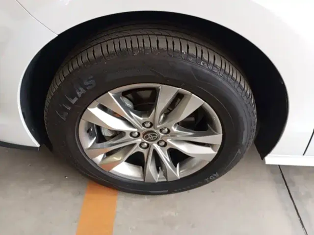 Toyota Sienna — Фото автомобиля 22