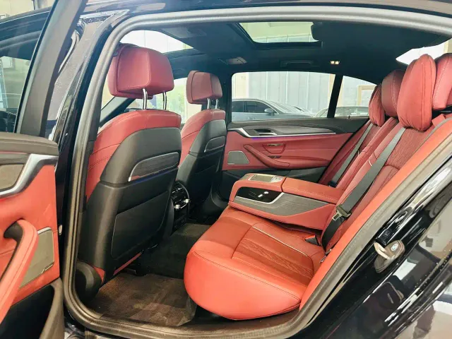 BMW 5 Series — Фото автомобиля 8