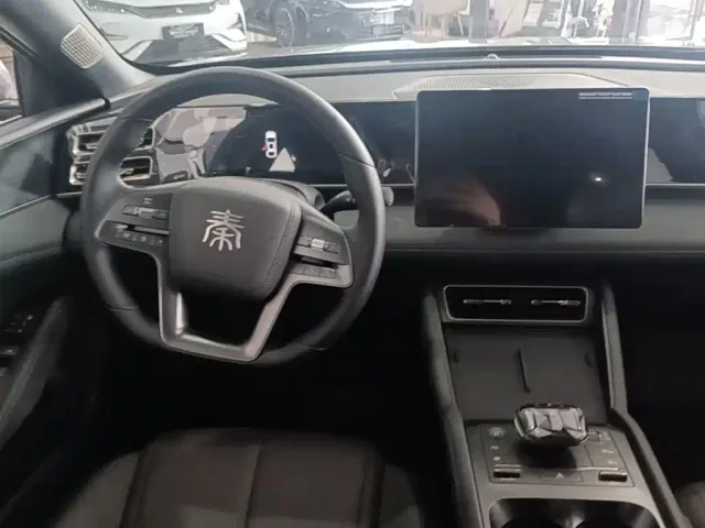 BYD Qin L — Фото автомобиля 6