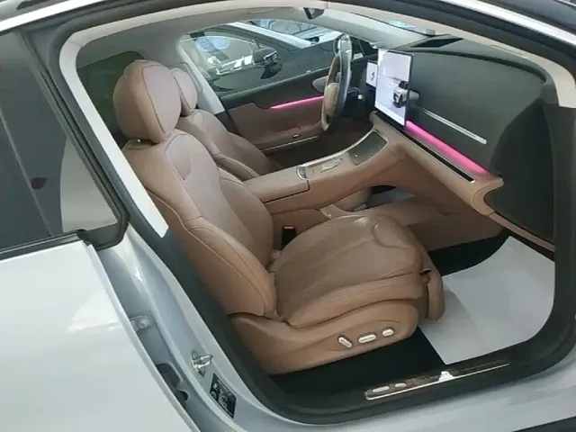 Leapmotor C11 — Фото автомобиля 24