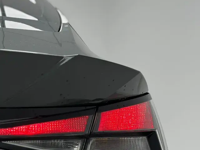 Hyundai Elantra — Фото автомобиля 12