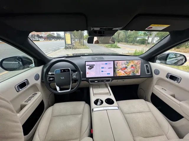 Li Auto L8 — Фото автомобиля 5