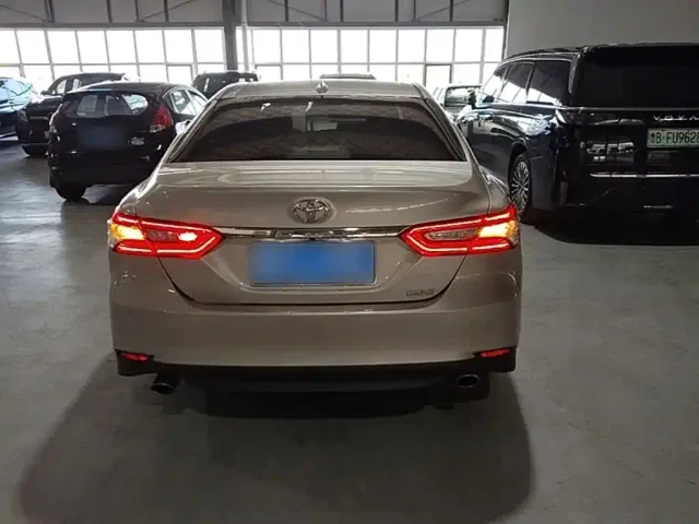 Toyota Camry — Фото автомобиля 5