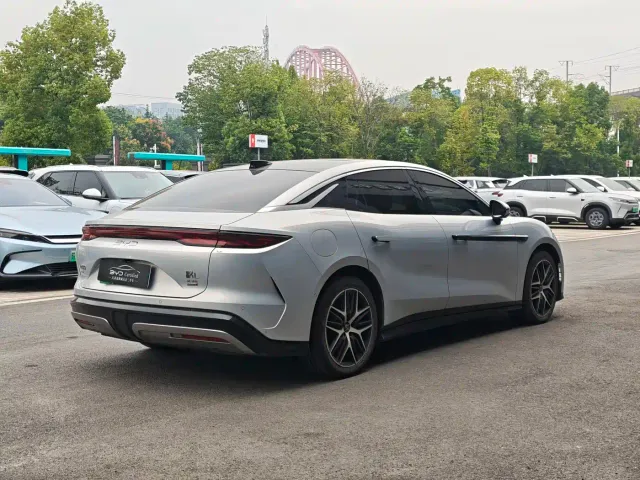 BYD Han L — Фото автомобиля 11