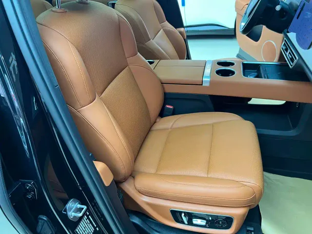 Li Auto L8 — Фото автомобиля 14