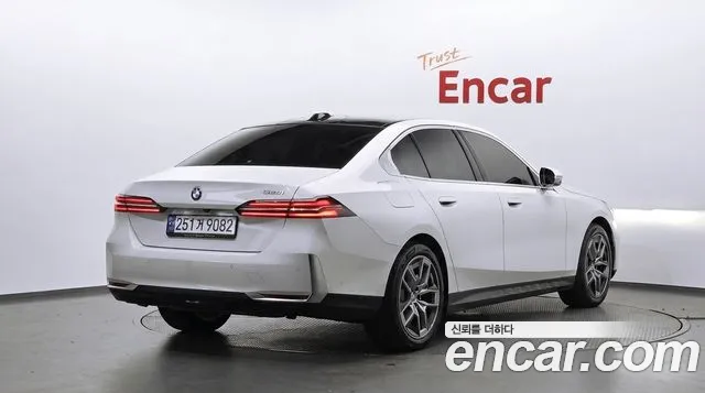 BMW 5 Series G60 — Фото автомобиля 2