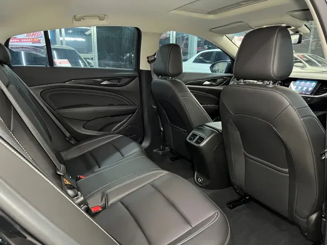 Buick Regal — Фото автомобиля 12