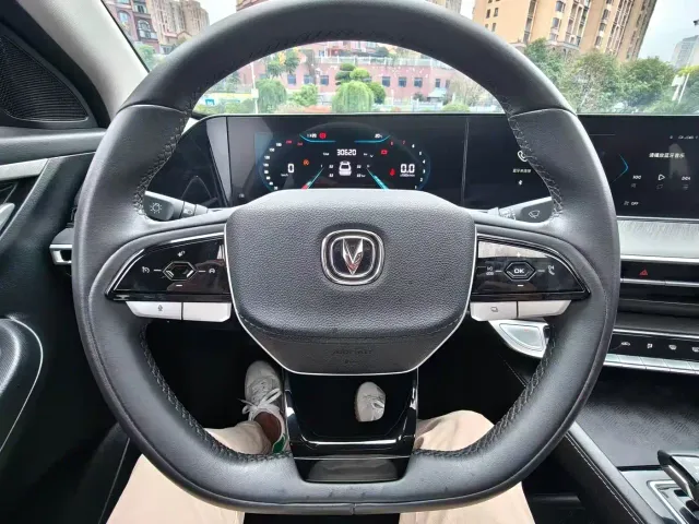 Changan Eado — Фото автомобиля 5