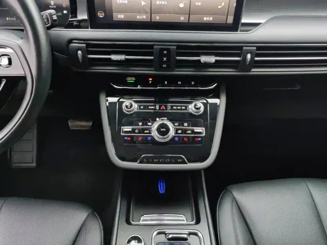 Lincoln Corsair — Фото автомобиля 16