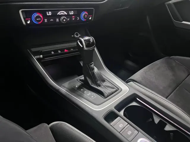 Audi Q3 — Фото автомобиля 11