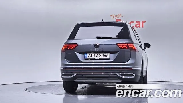 Volkswagen Tiguan — Фото автомобиля 4