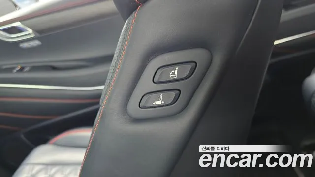 Genesis GV80 — Фото автомобиля 23