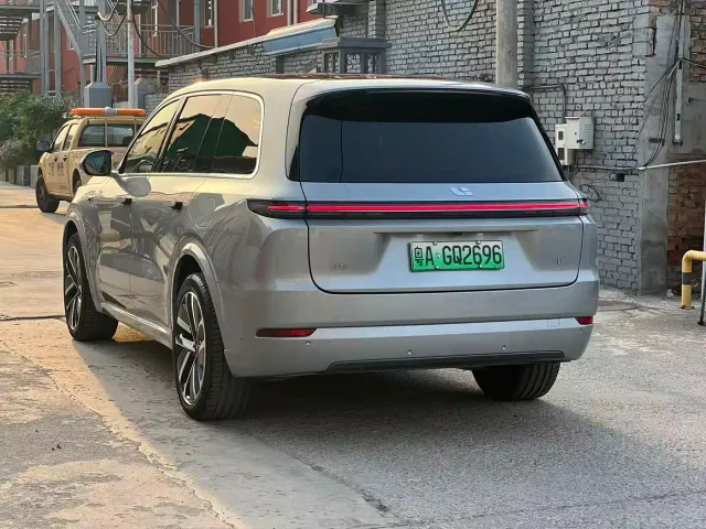 Li Auto L9 — Фото автомобиля 10
