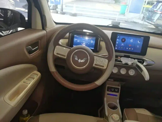 Wuling Hongguang Mini EV — Фото автомобиля 10