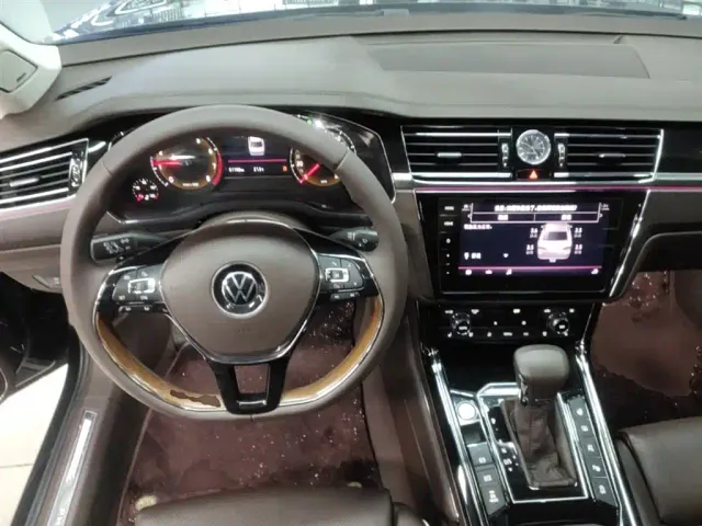 Volkswagen Phideon — Фото автомобиля 9