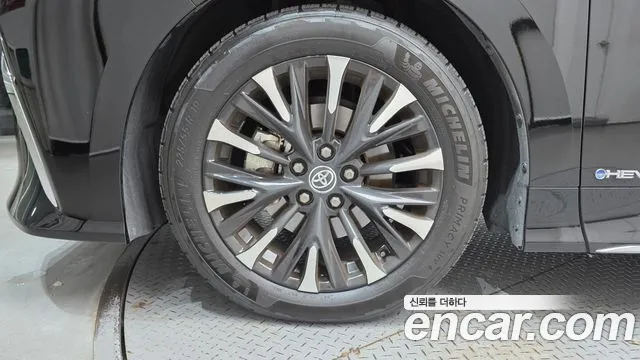 Toyota Alphard — Фото автомобиля 5