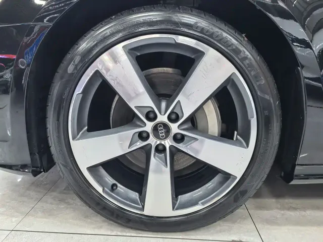 Audi A6L — Фото автомобиля 15