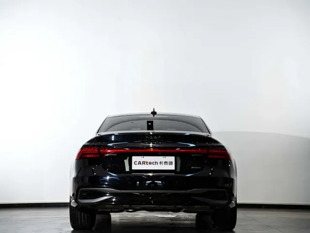 Audi A7L — Фото автомобиля 13