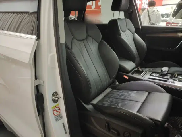 Audi Q5L — Фото автомобиля 24