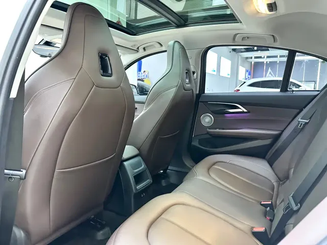 BMW 1 Series — Фото автомобиля 9