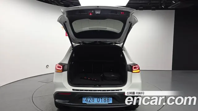 Mercedes-Benz EQA — Фото автомобиля 26