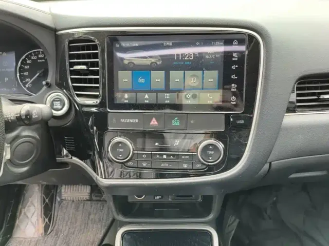 Mitsubishi Outlander — Фото автомобиля 12