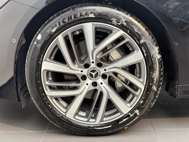 Mercedes-Benz E-Class — Фото автомобиля 16
