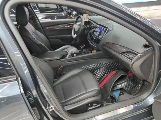 Cadillac CT5 — Фото автомобиля 24