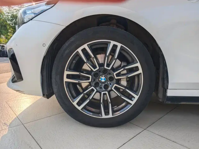 BMW 5 Series — Фото автомобиля 15