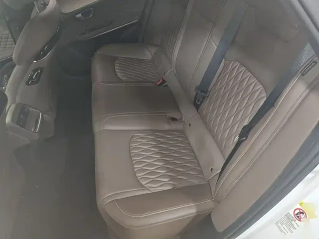 BYD Han — Фото автомобиля 16