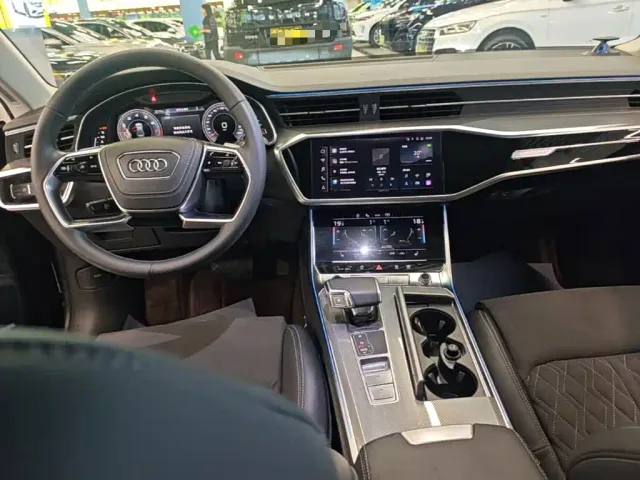 Audi A7L — Фото автомобиля 9
