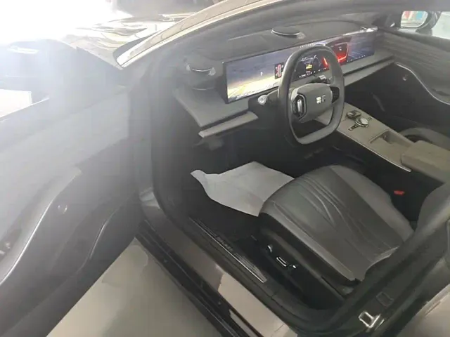 Geely Galaxy E8 — Фото автомобиля 15