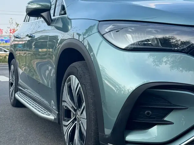 Mercedes-Benz EQE SUV — Фото автомобиля 6