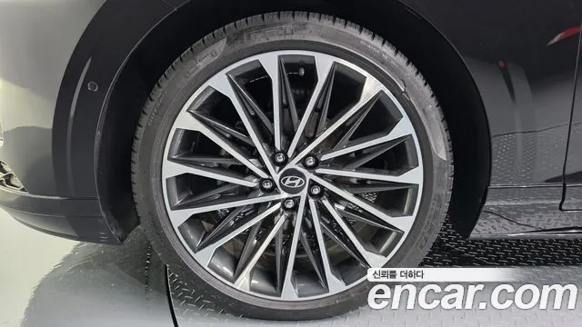 Hyundai Grandeur GN7 — Фото автомобиля 4